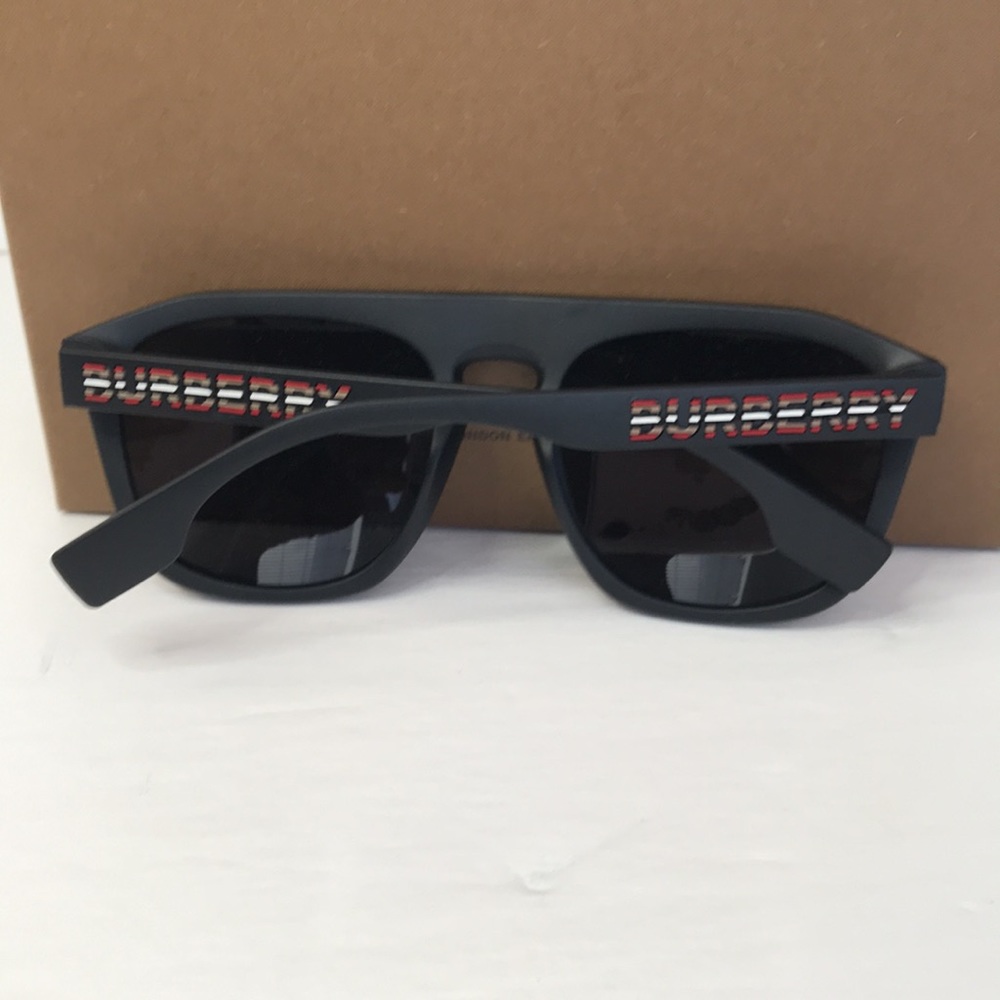 💯- Authentic New Sunglasses Burberry BE 4396 U 346487 Wren Matte Black Dark… - Picture 13 of 13